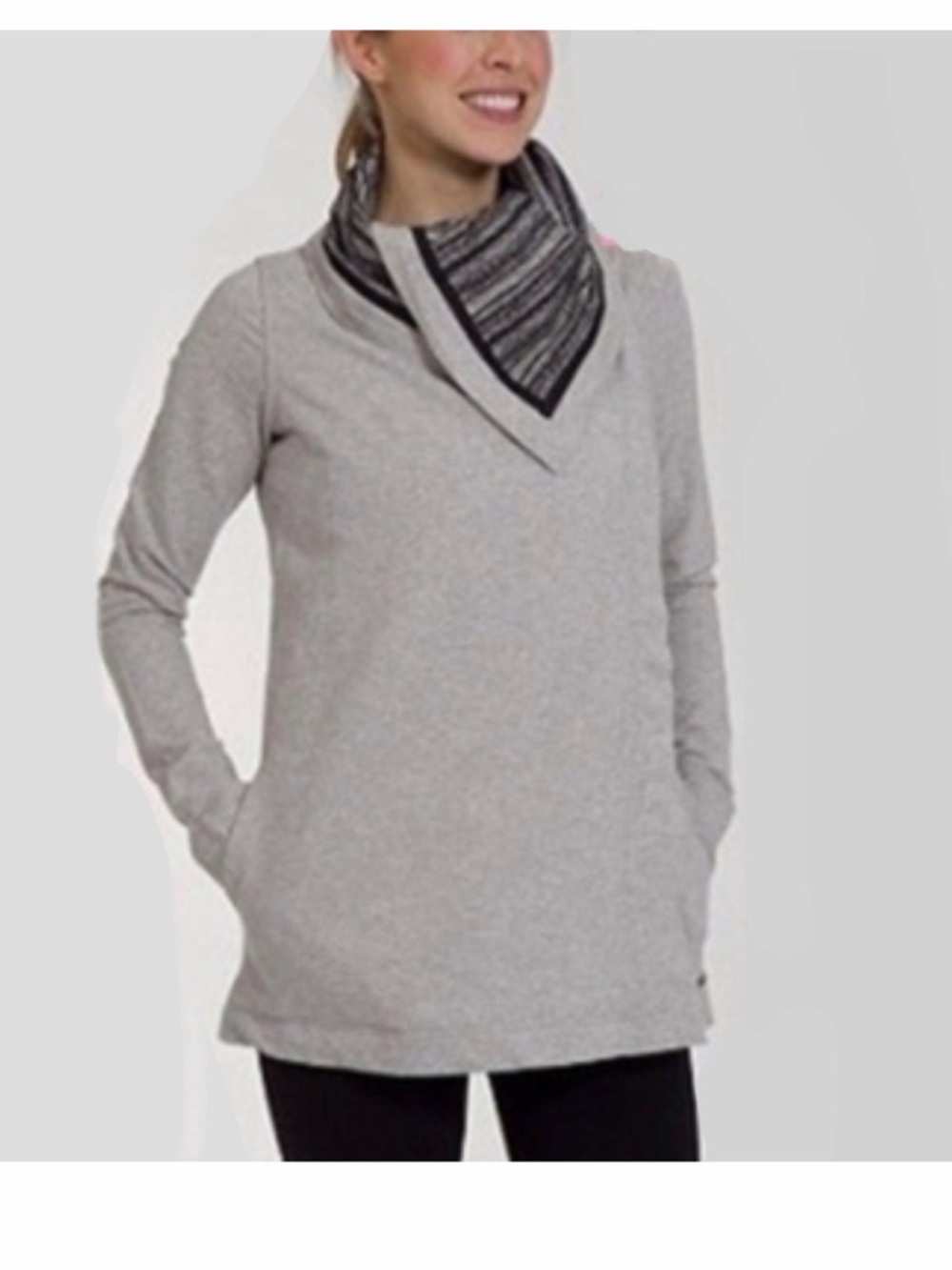 Lululemon Savasana wrap gray stripe size 4